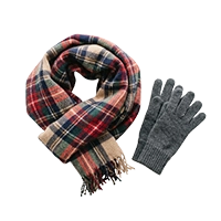 Guantes y bufanda para el clima frío